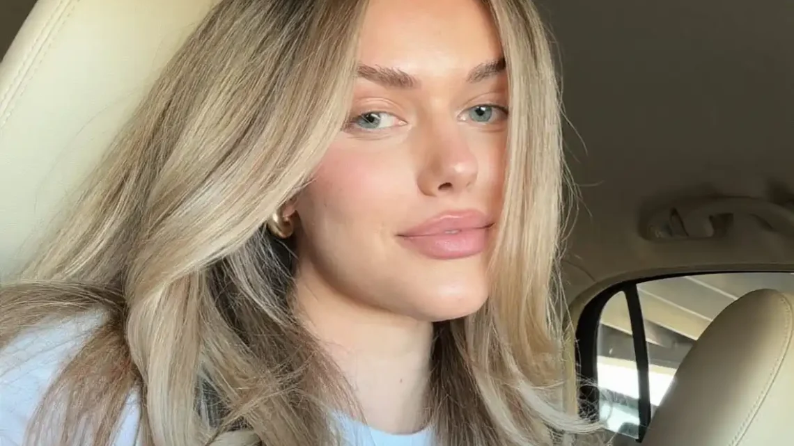 Carmen Kocourek Biography: Age, Net Worth, Siblings, Parents, Phone Number, Email Address, Love Island, Boyfriend Carmen Kocourek Biography: Age, Net Worth, Siblings, Parents, Phone Number, Email Address, Love Island, Boyfriend