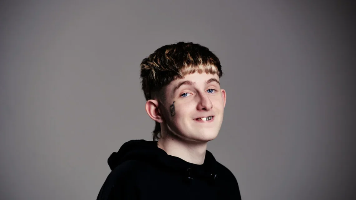 Dillom Biography: Age, Parents, Net Worth, Girlfriend, Height, Songs, Albums, Real Name