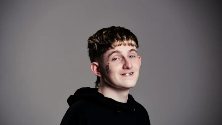 Dillom Biography: Age, Parents, Net Worth, Girlfriend, Height, Songs, Albums, Real Name