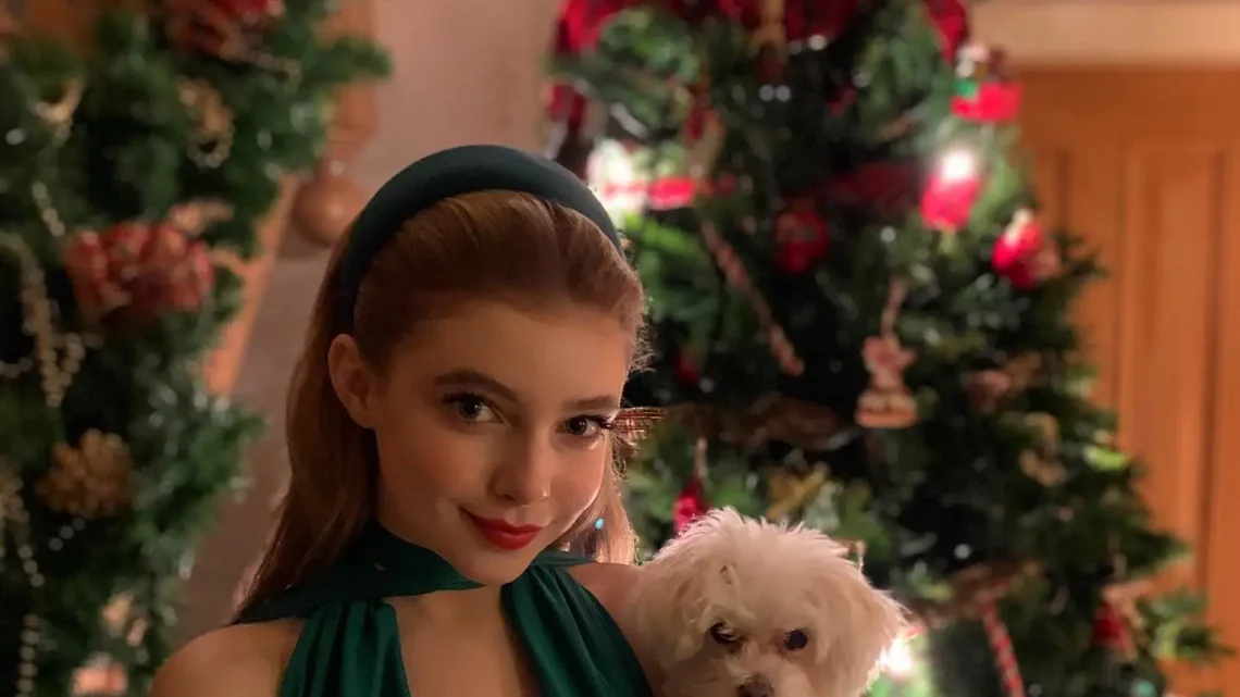 Eleanor Worthington Cox Biography: Age, Net Worth, Siblings, Parents, Boyfriend, Films, Awards Eleanor Worthington Cox Biography: Age, Net Worth, Siblings, Parents, Boyfriend, Films, Awards