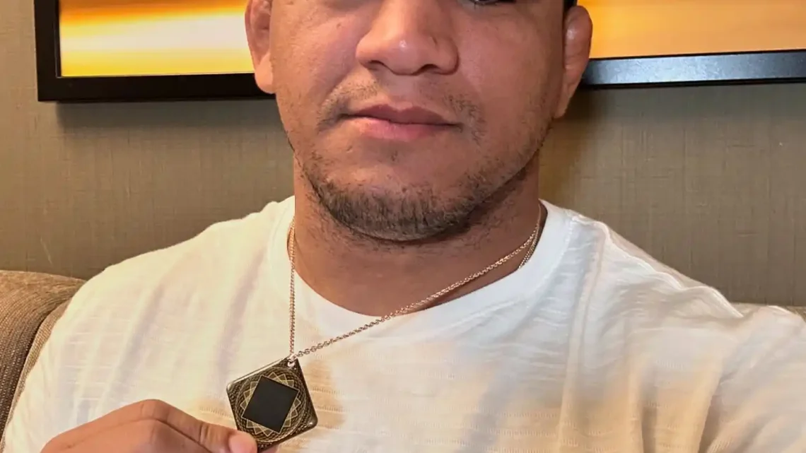 Gilbert Burns Biography: Kids, Worth, Age, Parents, Height, Ethnicity, Siblings, Wife, Awards Gilbert Burns Biography: Kids, Worth, Age, Parents, Height, Ethnicity, Siblings, Wife, Awards