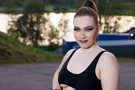 BESS (singer) Biography: Height, Nationality, Age, Net Worth, Siblings, Parents, Boyfriend BESS (singer) Biography: Height, Nationality, Age, Net Worth, Siblings, Parents, Boyfriend