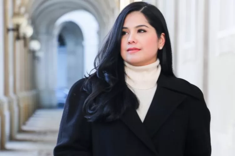 Annisa Pohan Biography: Age, Husband, Height, Net Worth, Movies, Kids, Parents, Family Annisa Pohan Biography: Age, Husband, Height, Net Worth, Movies, Kids, Parents, Family