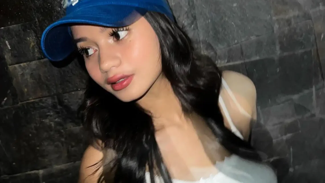 Adzwa Aurell Biography: Pictures, Birthday, Siblings, Net Worth, Age, Parents, Height, Ethnicity, Boyfriend Adzwa Aurell Biography: Pictures, Birthday, Siblings, Net Worth, Age, Parents, Height, Ethnicity, Boyfriend