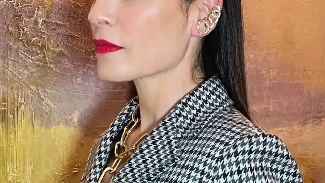 Julianna Margulies Biography: Awards, Books, Movies, Husband, Kids, Age, Net Worth, Siblings, Parents Julianna Margulies Biography: Awards, Books, Movies, Husband, Kids, Age, Net Worth, Siblings, Parents