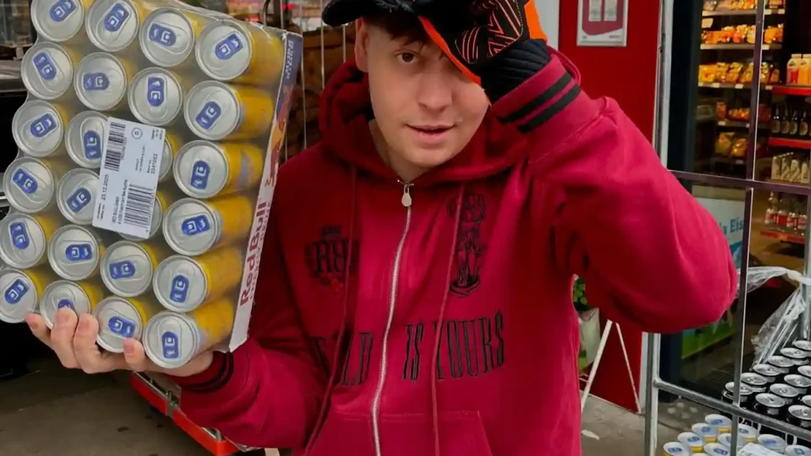 KASIMIR1441 Biography: Playlist, Lyrics, Albums, Girlfriend, Siblings, Net Worth, Age, Parents, Height, Ethnicity, Singles KASIMIR1441 Biography: Playlist, Lyrics, Albums, Girlfriend, Siblings, Net Worth, Age, Parents, Height, Ethnicity, Singles
