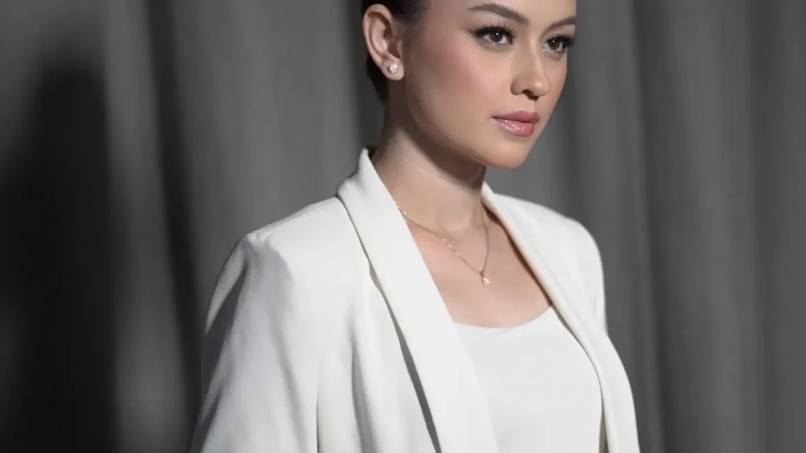 Kimberly Ryder Biography: TV Series, Net Worth, Age, Parents, Siblings, Awards, Height, Ethnicity, Movies, Kids, Husband Kimberly Ryder Biography: TV Series, Net Worth, Age, Parents, Siblings, Awards, Height, Ethnicity, Movies, Kids, Husband
