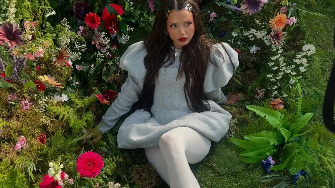 Nina Chuba Biography: Albums, Siblings, Net Worth, Age, Parents, Height, Ethnicity, EPs, Singles, Boyfriend, Movies Nina Chuba Biography: Albums, Siblings, Net Worth, Age, Parents, Height, Ethnicity, EPs, Singles, Boyfriend, Movies