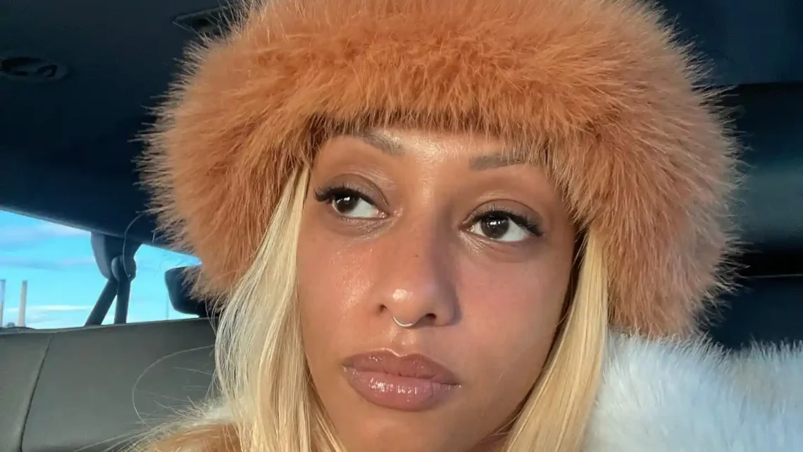 Nura (German rapper) Biography: Siblings, Net Worth, Age, Parents, Pictures, Instagram, Birthday, Album, Singles, Awards, Boyfriend Nura (German rapper) Biography: Siblings, Net Worth, Age, Parents, Pictures, Instagram, Birthday, Album, Singles, Awards, Boyfriend