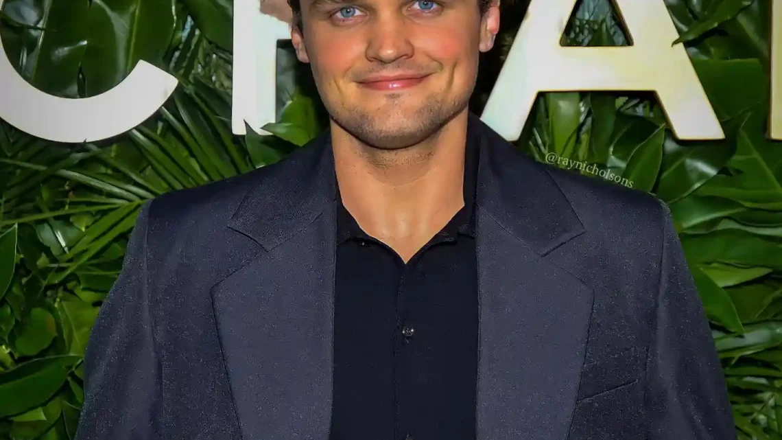 Ray Nicholson Biography: Height, Ethnicity, Age, Net Worth, Siblings, Parents, Fims, Girlfriend Ray Nicholson Biography: Height, Ethnicity, Age, Net Worth, Siblings, Parents, Fims, Girlfriend