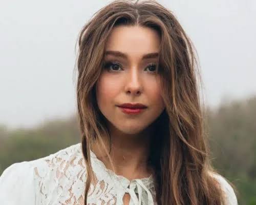 Sophia Lucia Biography: Boyfriend, Age, Height, Net Worth, Guinness Record, Career