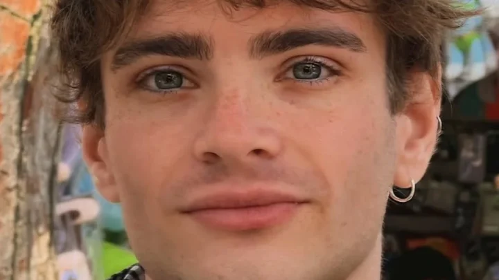 Tomás Ross Biography: Age, Net Worth, Height, Parents, Movies & TV Shows, YouTube