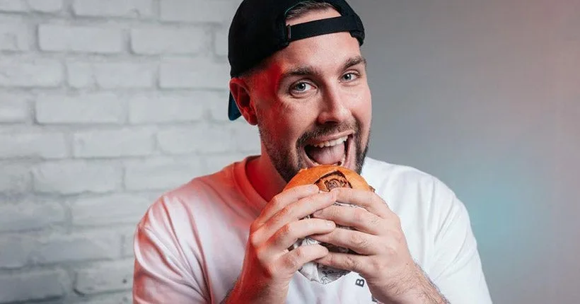 Valouzz Biography: Height, Spouse, Age, Net Worth, Siblings, Parents, YouTube, Nationality