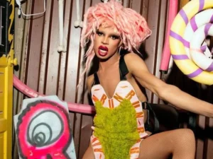 Yvie Oddly