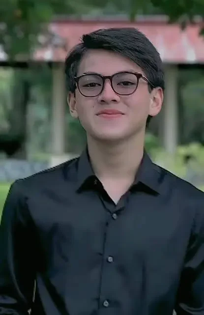Rey Bong Biography: Age, Height, Net Worth, Parents, Movies, TV Shows, Career Rey Bong Biography: Age, Height, Net Worth, Parents, Movies, TV Shows, Career