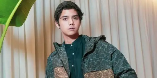 Ahmad Al Ghazali Biography: Girlfriend, Age, Songs, Net Worth, Height, Parents, Movies & TV Shows, Siblings Ahmad Al Ghazali Biography: Girlfriend, Age, Songs, Net Worth, Height, Parents, Movies & TV Shows, Siblings