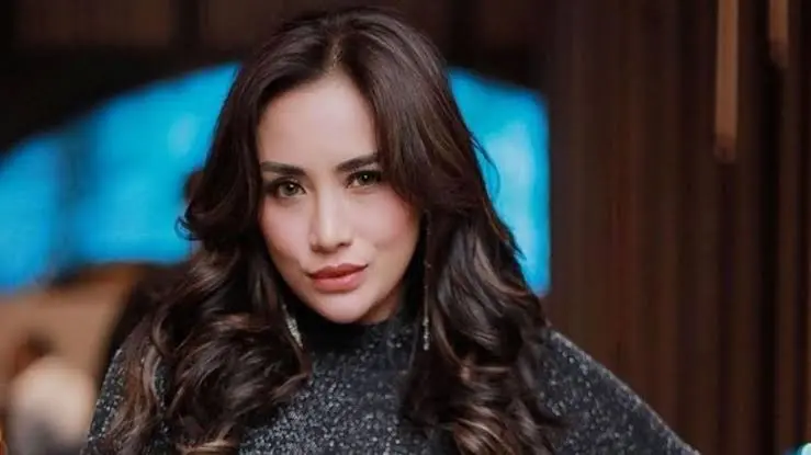 Shinta Bachir Biography: Husband, Age, Movies, Net Worth, Height, Children, Parents, Songs Shinta Bachir Biography: Husband, Age, Movies, Net Worth, Height, Children, Parents, Songs