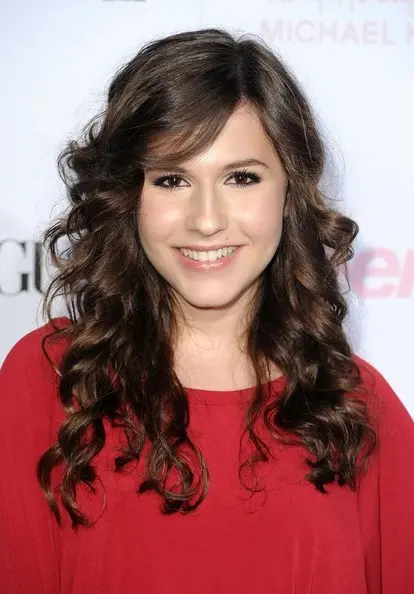 Erin Sanders Biography: Husband, Age, Yoga, Net Worth, Height, Parents, TV Shows, Nickelodeon Erin Sanders Biography: Husband, Age, Yoga, Net Worth, Height, Parents, TV Shows, Nickelodeon