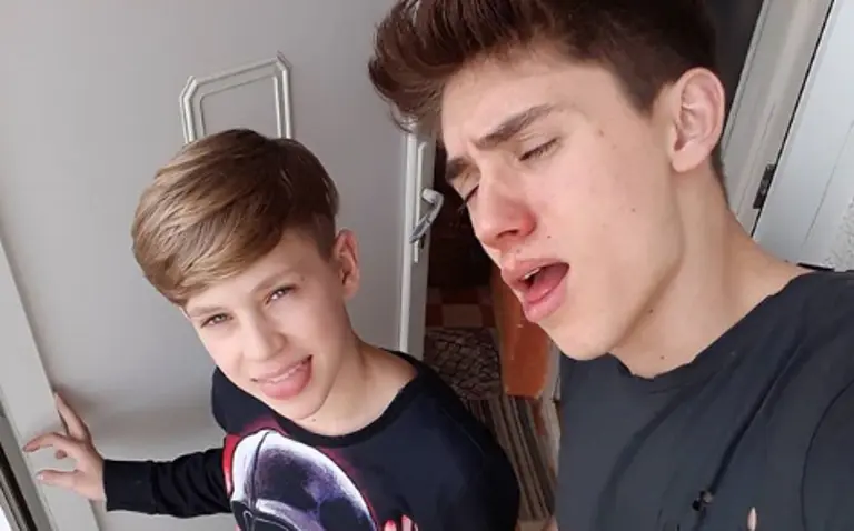 Leon Dejanovic Biography: Age, Net Worth, YouTube, Height, Parents, Girlfriend, Siblings Leon Dejanovic Biography: Age, Net Worth, YouTube, Height, Parents, Girlfriend, Siblings