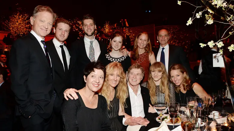 Meet Robert Redford’s Kids: James, Amy, Scott Anthony, and Shauna Redford Meet Robert Redford’s Kids: James, Amy, Scott Anthony, and Shauna Redford
