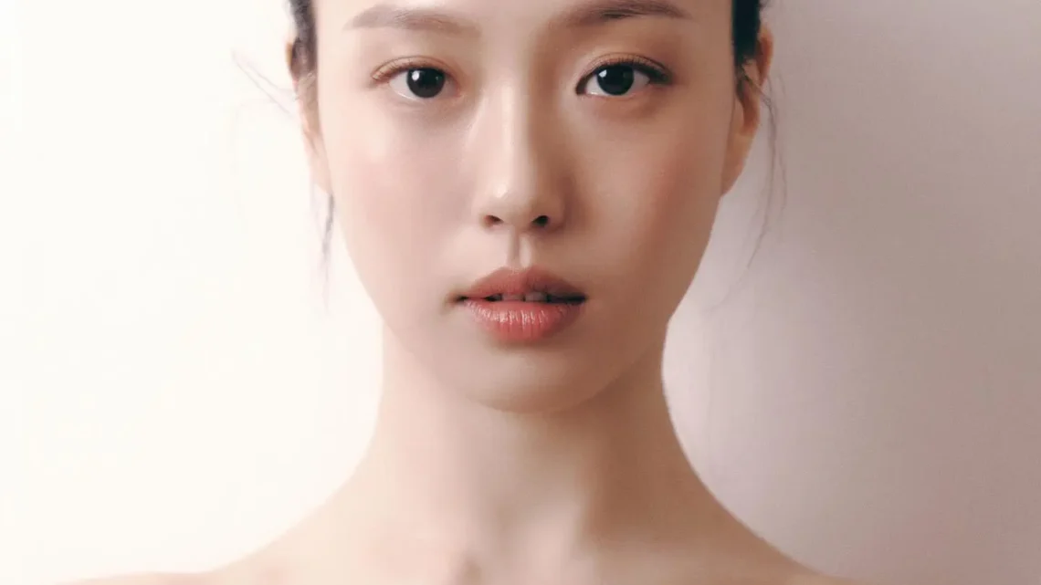 Go Min-si Biography: Birthday, Boyfriend, Family, Pictures, Net Worth, Age, Height, Ethnicity, Siblings Go Min-si Biography: Birthday, Boyfriend, Family, Pictures, Net Worth, Age, Height, Ethnicity, Siblings