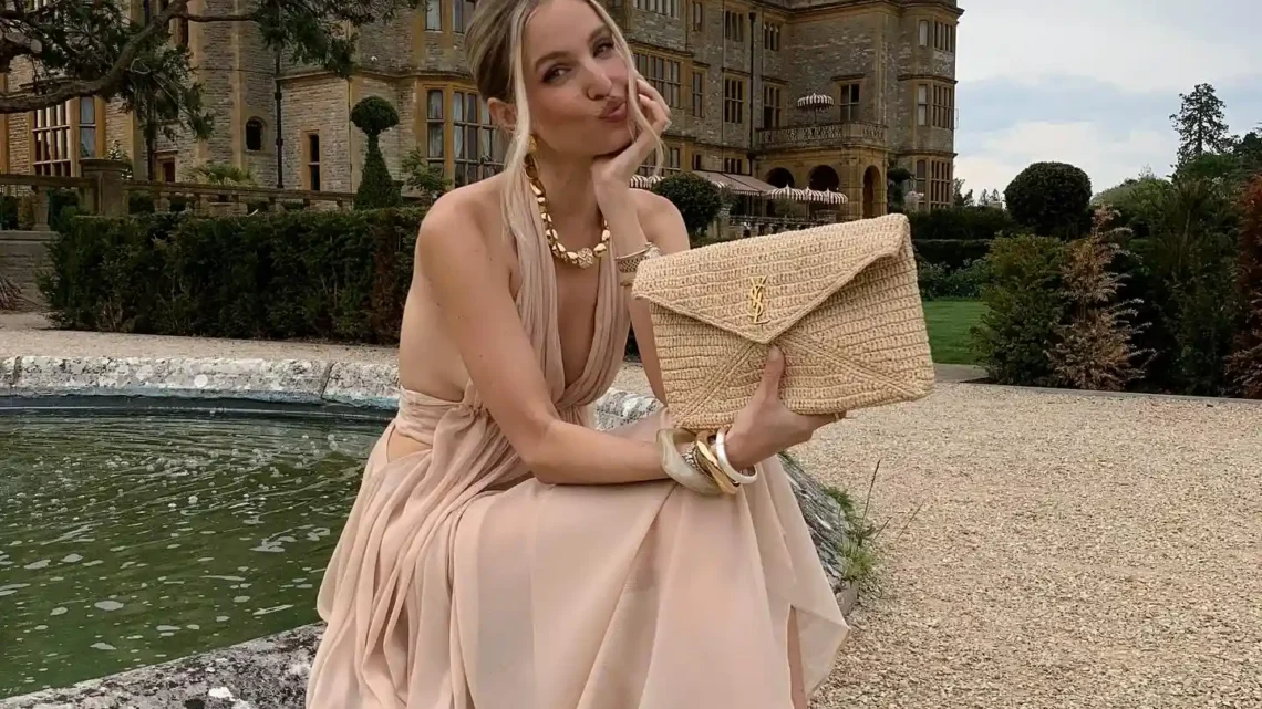 Leonie Hanne Biography: Family, Height, Ethnicity, Siblings, Net Worth, Age, Pictures, Husband, Birthday, Brands, Collaborations Leonie Hanne Biography: Family, Height, Ethnicity, Siblings, Net Worth, Age, Pictures, Husband, Birthday, Brands, Collaborations