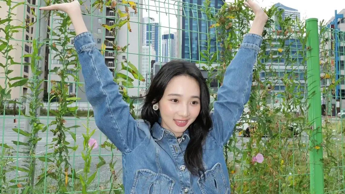 Moon Lee Biography: Family, TV Series, Ethnicity, Siblings, Net Worth, Age, Height, Movies, Relationship Moon Lee Biography: Family, TV Series, Ethnicity, Siblings, Net Worth, Age, Height, Movies, Relationship