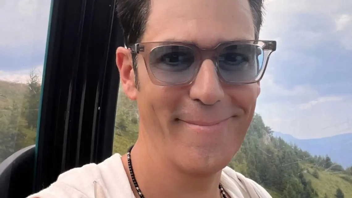 Ștefan Bănică Jr. Biography: Children, Wife, Films, Songs, Parents, Ethnicity, Siblings, Net Worth, Age, Height Ștefan Bănică Jr. Biography: Children, Wife, Films, Songs, Parents, Ethnicity, Siblings, Net Worth, Age, Height
