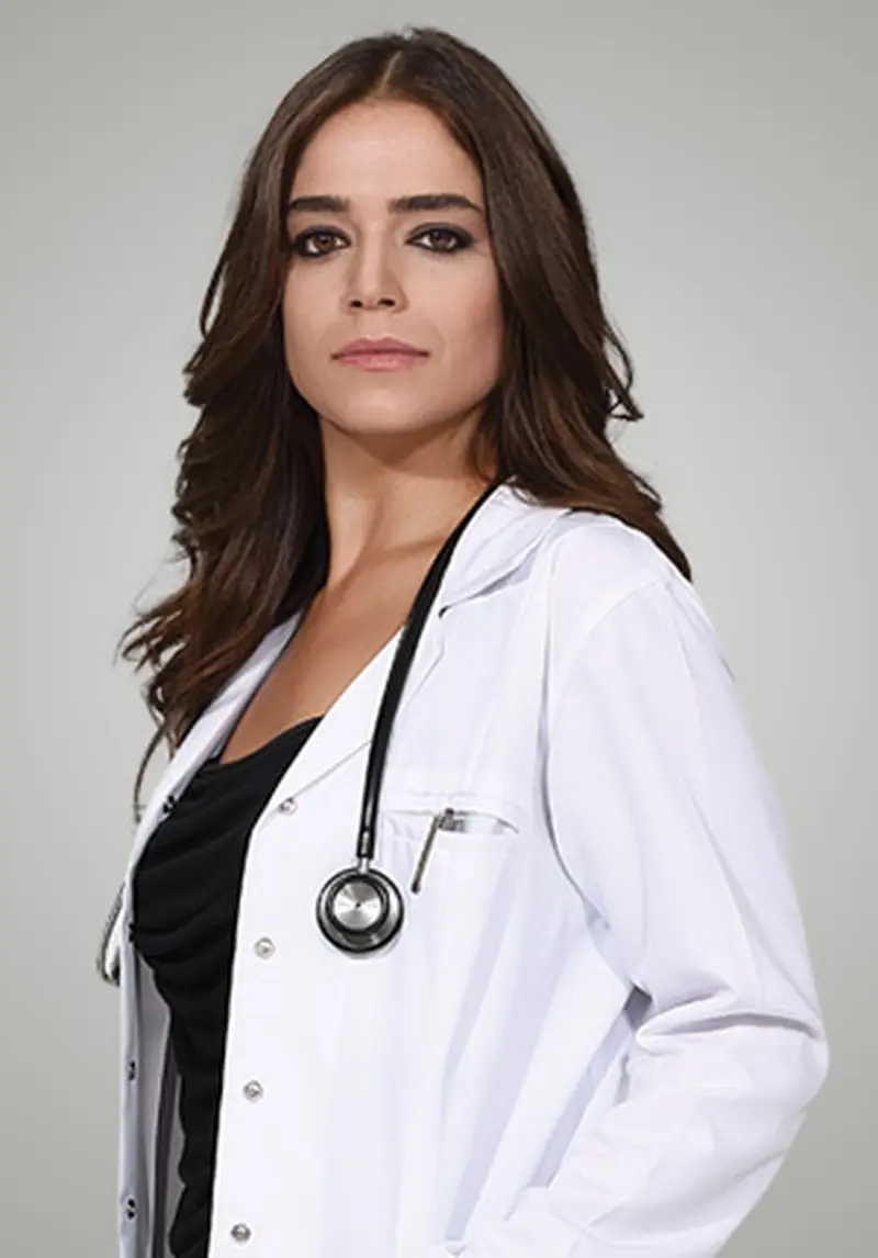 ipek-karapinar-biography-age-boyfriend-net-worth-movies-tv-shows
