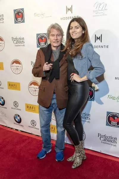 Martin Kove’s ex-wife, Vivienne Kove Biography: Husband, Age, Children, Net Worth, Height, Movies Martin Kove’s ex-wife, Vivienne Kove Biography: Husband, Age, Children, Net Worth, Height, Movies