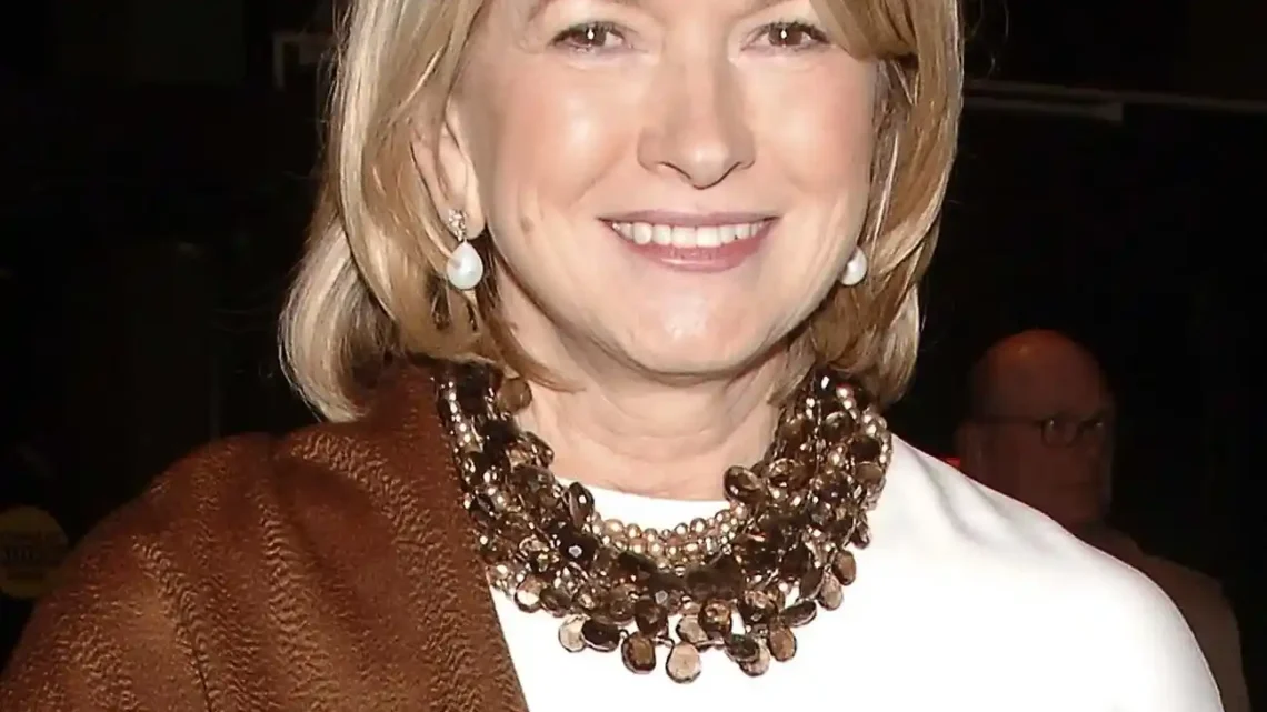 Martha Stewart Biography: Husband, Age, Daughter, Net Worth, Height, Parents, Books, TV Shows Martha Stewart Biography: Husband, Age, Daughter, Net Worth, Height, Parents, Books, TV Shows