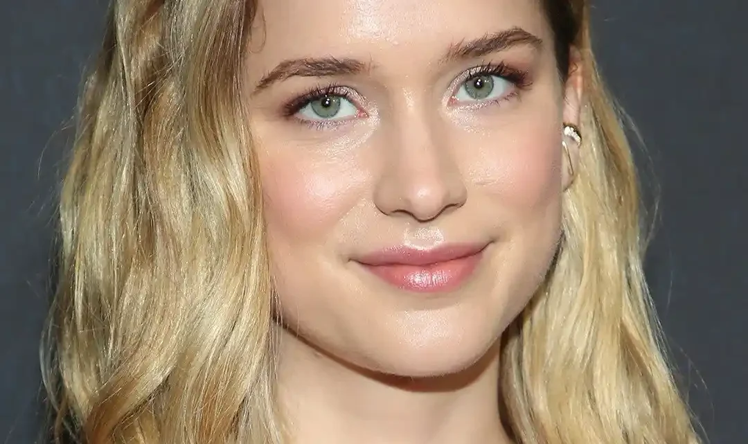 Elizabeth Lail Biography: Husband, Age, Net Worth, Height, Parents, Instagram, Sister Elizabeth Lail Biography: Husband, Age, Net Worth, Height, Parents, Instagram, Sister