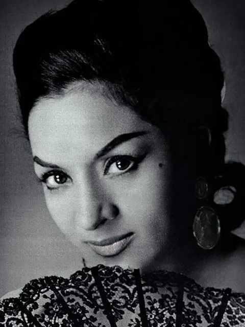 Lola Flores Biography: Husband, Age, Net Worth, Height, Parents, Children, Siblings Lola Flores Biography: Husband, Age, Net Worth, Height, Parents, Children, Siblings