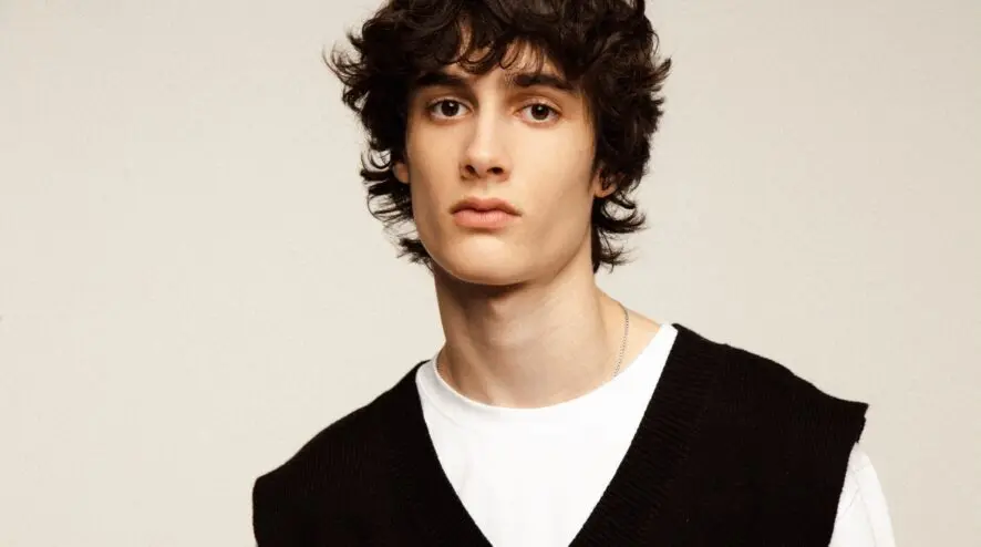 Sombr Biography: Age, Girlfriend, Net Worth, Height, Parents, Real Name, Songs, Albums Sombr Biography: Age, Girlfriend, Net Worth, Height, Parents, Real Name, Songs, Albums