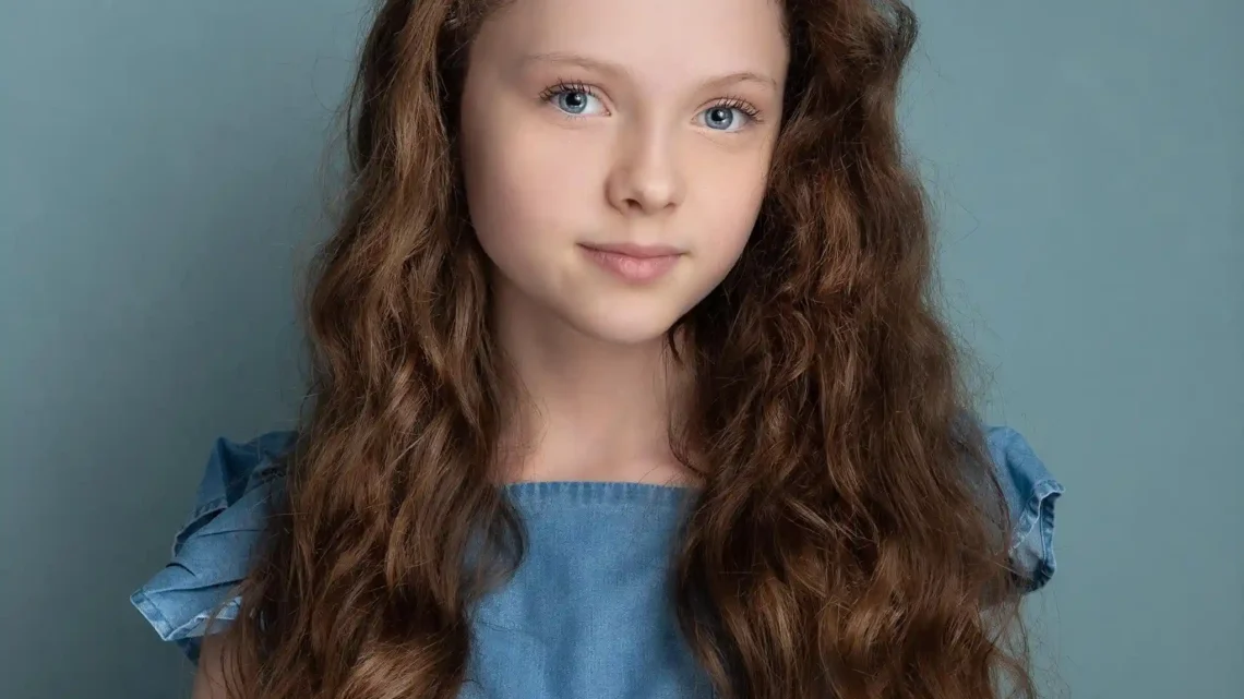 Iona Bell Biography: Age, Net Worth, Movies, Height, Parents, Twin Brother, Career Iona Bell Biography: Age, Net Worth, Movies, Height, Parents, Twin Brother, Career