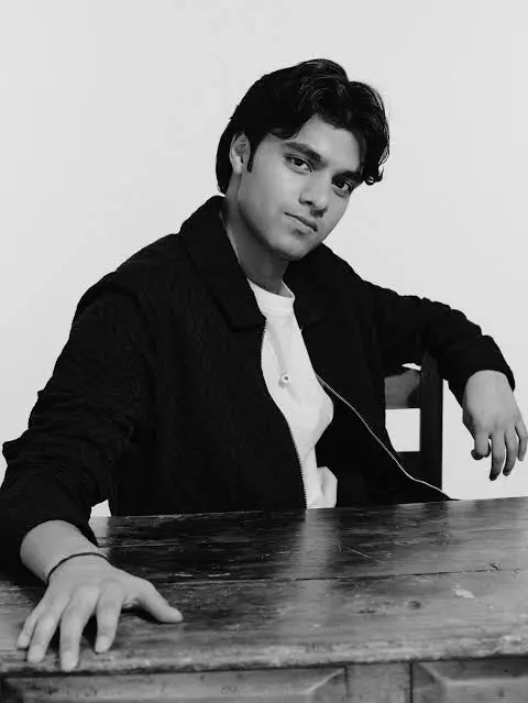 Shubham Maheshwari Biography: Age, Girlfriend, Net Worth, Height, We Were Liars, Parents Shubham Maheshwari Biography: Age, Girlfriend, Net Worth, Height, We Were Liars, Parents
