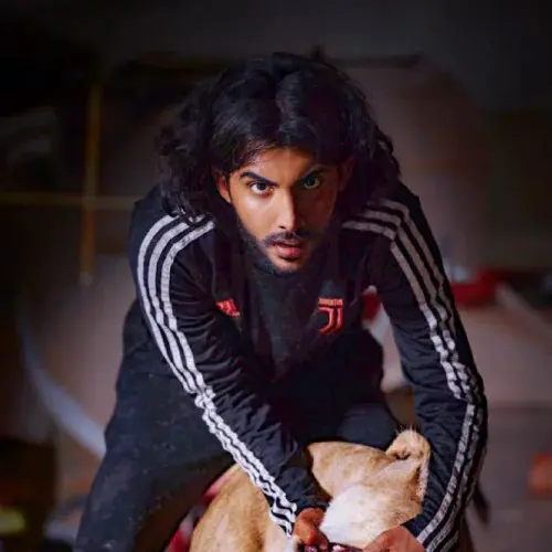 Hassan Alghamdi Biography: Age, Net Worth, Animals, TikTok, Wife, Height, Lions Hassan Alghamdi Biography: Age, Net Worth, Animals, TikTok, Wife, Height, Lions