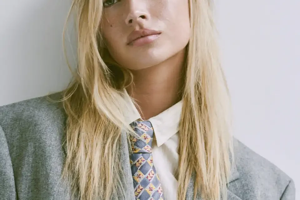 Emma Ellingsen Biography: Age, Boyfriend, Net Worth, Height, Sister, YouTube, Movies Emma Ellingsen Biography: Age, Boyfriend, Net Worth, Height, Sister, YouTube, Movies