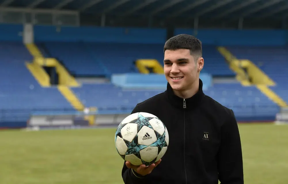Vasilije Adžić Biography: Age, Girlfriend, Net Worth, Height, Parents, Club Vasilije Adžić Biography: Age, Girlfriend, Net Worth, Height, Parents, Club
