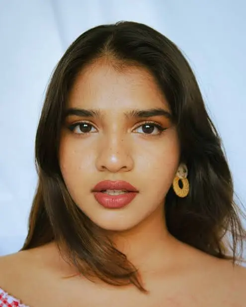 Tarini Shah Biography: Age, Boyfriend, Net Worth, Height, Parents, Sisters Tarini Shah Biography: Age, Boyfriend, Net Worth, Height, Parents, Sisters