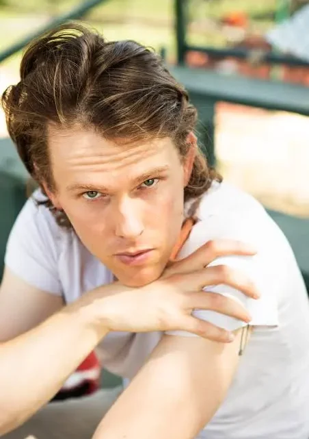Spencer Daniels Biography: Age, Wife, Movies & TV Shows, Net Worth, Height, Parents Spencer Daniels Biography: Age, Wife, Movies & TV Shows, Net Worth, Height, Parents