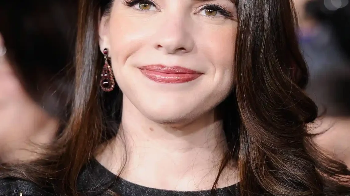 Stephenie Meyer Biography: Husband, Age, Children, Net Worth, Height, Books, Movies, Parents Stephenie Meyer Biography: Husband, Age, Children, Net Worth, Height, Books, Movies, Parents