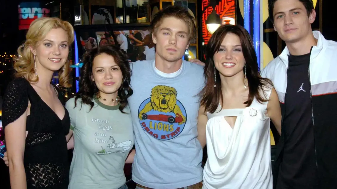 One Tree Hill: Cast, Roles, Net Worth, Height, Families, And Relationships One Tree Hill: Cast, Roles, Net Worth, Height, Families, And Relationships