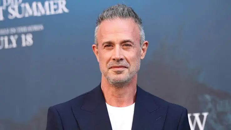 Freddie Prinze Jr. Biography: Age, Wife, Children, Net Worth, Height, Parents, Movies & TV Shows Freddie Prinze Jr. Biography: Age, Wife, Children, Net Worth, Height, Parents, Movies & TV Shows