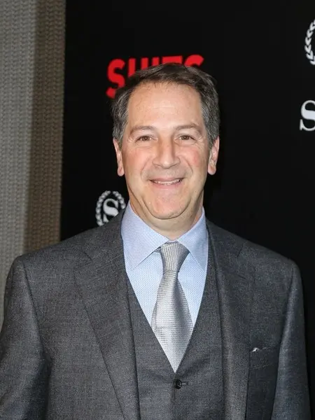 Aaron Korsh Biography: Wife, Age, Children, Height, Net Worth, Suits, Career, Education Aaron Korsh Biography: Wife, Age, Children, Height, Net Worth, Suits, Career, Education