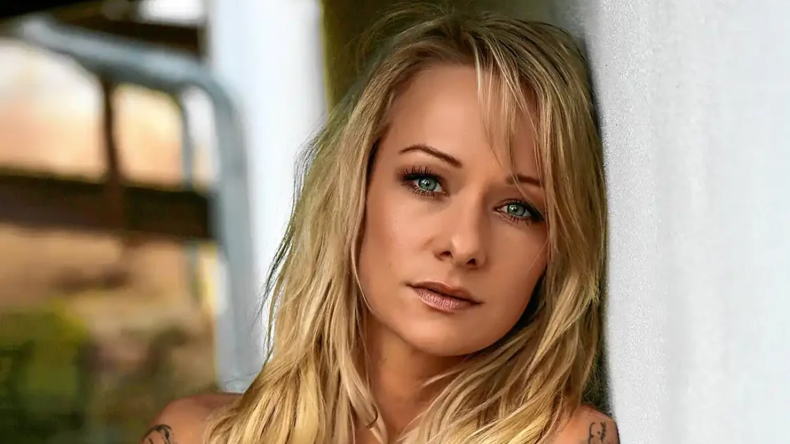 Christin Stark Biography: Husband, Age, Children, Net Worth, Songs, Albums, Awards, Parents