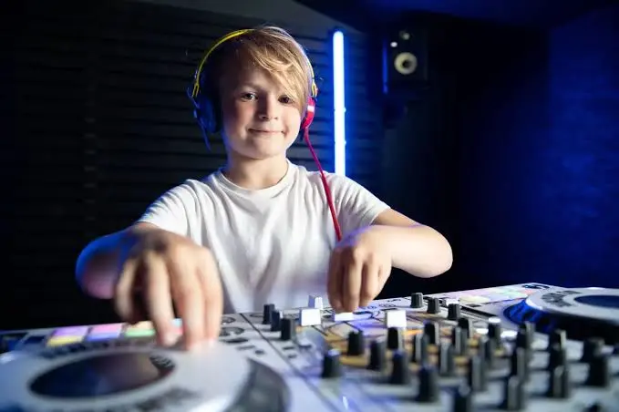 Archie Norbury Biography: Age, Father, Career, Net Worth, Guinness World Record, Performances Archie Norbury Biography: Age, Father, Career, Net Worth, Guinness World Record, Performances