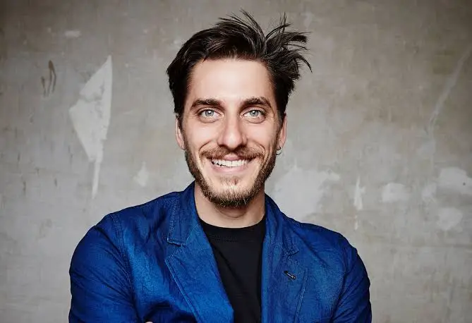 Luca Marinelli Biography: Age, Wife, Net Worth, Height, Parents, Siblings, Movies Luca Marinelli Biography: Age, Wife, Net Worth, Height, Parents, Siblings, Movies