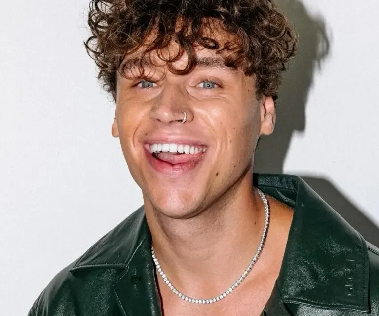 Sofian Medjmedj Biography: Age, Net Worth, Girlfriend, Parents, Songs, Albums, Height Sofian Medjmedj Biography: Age, Net Worth, Girlfriend, Parents, Songs, Albums, Height