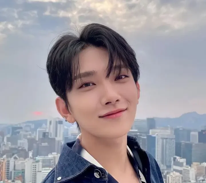 Joshua Hong Biography: Age, Height, Parents, Net Worth, Career, Seventeen, Religion, Albums Joshua Hong Biography: Age, Height, Parents, Net Worth, Career, Seventeen, Religion, Albums
